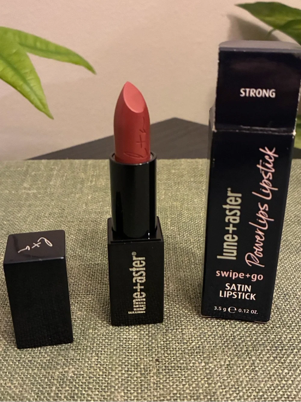 Lune+Aster Power Lips Satin Lipstick Strong 3.5g